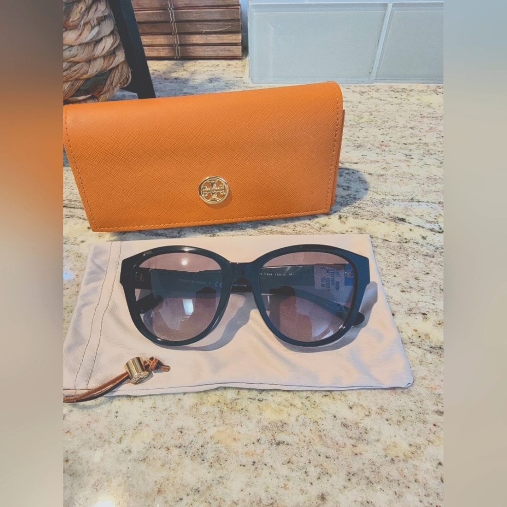 Tory Burch Kira Sunglasses